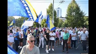 'Želim da živimo normalno' - protesti ispred Ureda visokog predstavnika u BiH