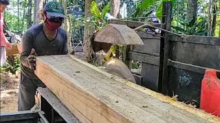 Penggergajian kayu trembesi buat balok dan usuk - mesin serkel rakitan