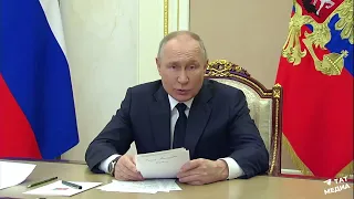 Владимир Путин дал старт Году педагога и наставника в России и обратился к учителям