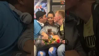 ПРАНК 💋 / Двойной ПОЦЕЛУЙ в метро