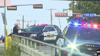 SAPD officer, suspect hospitalized after exchanging gunfire on West Side, chief says