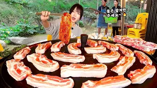 Pork belly from the biggest 1M pot lid in Korea?!😳 Pork belly eating show