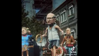 Путин поёт про  вакцину