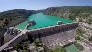 Sobrevolando Embalse de Santolea