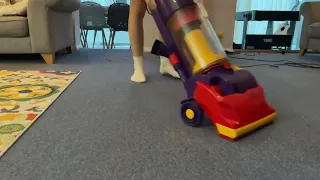 Dyson DC01 De Stijl Vacuums the living room