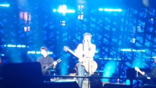 Paul McCartney- Let me Roll It ( Live Madrid 2-6-16)