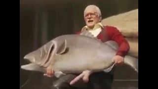 Дед поймал рыбу
