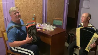 Гуляю сам!!! Суперово поют два кума под баян - для друзей!!! Two godfathers sing to the accordion!!!