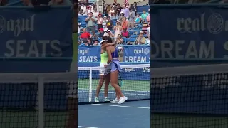 Emma Raducanu hugs opponent after winning R2 of Citi Open #emmaraducanu #raducanu #tennis #citiopen