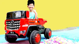 예준이의 덤프트럭 전동차 조립놀이 포크레인 자동차 장난감 트럭놀이 Dump Truck Power Wheels Car Toy Assembly