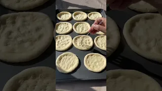 Mini pizza 🍕/ ميني بيتزا