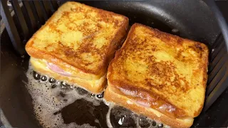 This is my favorite recipe! Easy breakfast Egg & Toast! Delicious Ham Cheese French Toast Sandwich!