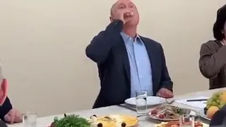 Путин стопка водки