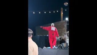 É ELE!  Eloy no Slipknot  saindo do palco