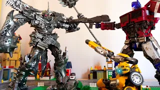 Optimus and Bumblebee vs Grimlock stop motion