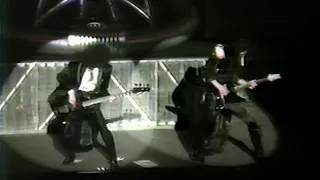 2. Surgical Strike [Queensrÿche - Live in Montreal 1986/09/24]