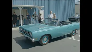 MILLION-DOLLAR HEMI ROAD RUNNER IS THE ONLY ONE IN THE WORLD MADE LIKE IT! #hemi