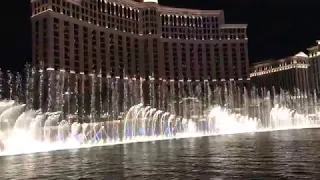 Amazing Bellagio Water Fountain Show, Las Vegas - Michael Jackson - "Billie Jean"