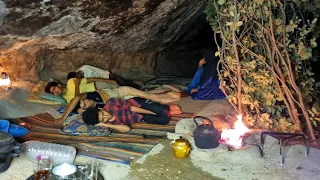 The life of our nomadic family at night in the shelter