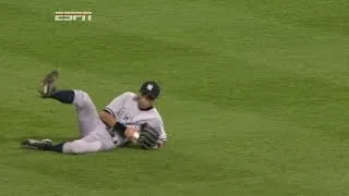 Ichiro robs Markakis with great sliding grab