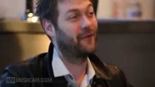 Мейган о "слухах" (русские субтитры). Tom Meighan (Kasabian) and his favorite rumour