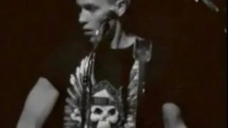 Die Ärzte Live - 1987 - Nach uns die Sintflut - 02 - Raidio Brennt.avi