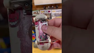 Fingerboard hack! Loose trucks￼! ￼