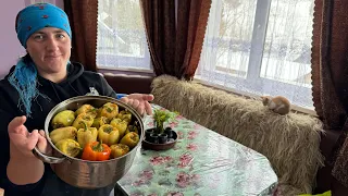 Village life high in the mountains: stuffed peppers and cured