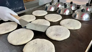 A 60-year-old pancake shop! Sweet pancakes baked without oil - Korean street food