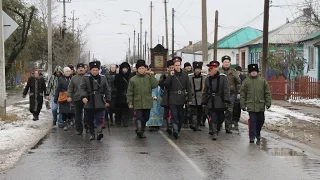 Крестный ход. День празднования Казанской иконы Божией Матери в Урюпинске.