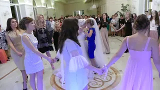 Горіла сосна палала танець нареченої з дівчатами. Весілля в Софії живий звук #youtube