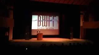 Ellen Burstyn accepting her Golden Mitten Award