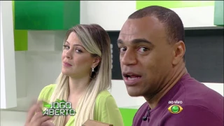 Denilson faz Renata chorar