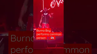 Burna Boy performs Common person 🎶🇺🇸 off his #lovedamini album #burnaboy #shorts