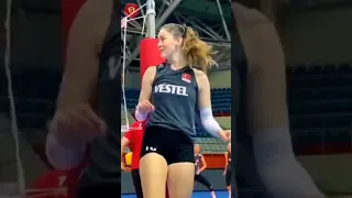 🤯 Vestal Cute zehra gunes with volleyball player 🔥 #vollyballgirl #zehragunes #viral #shorts video