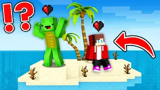 JJ and Mikey Survived on a DESERT ISLAND in Minecraft - Maizen Challenge