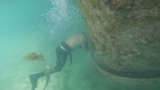 Florida Keys - Lobster fishing along the 7 Mile Bridge