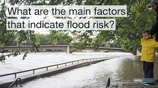 How do experts forecast floods?