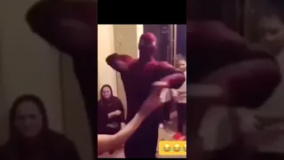 человек паук танцует лезгинку #чечня #dance #lezginka #лезгинка #ловзар #lovzar #spiderman #popmma #