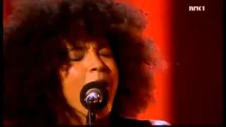 Esperanza Spalding - I know You know (Live) - Nobel concert - YouTube.wmv