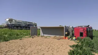 31.05.2021 - Sattelzug stürzt um - aufwendige Bergung & Unfallaufnahme