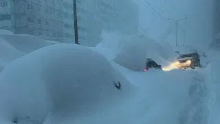 Snow piles buries the streets and ruined cars! Terrible snowstorm hits Moscow, Russia