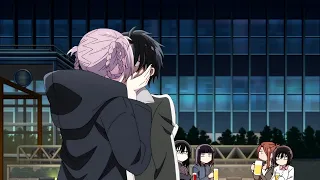 Nazuna kiss Kou in front of her friends ~ Yofukashi no uta Episode 8