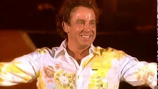 Marco Borsato - Dromen zijn bedrog (Live in De Kuip 2002)