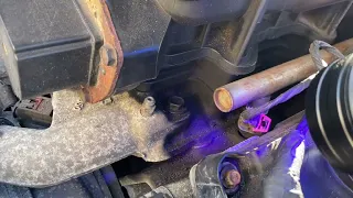 How To Find Engine Oil Leaks In Your Car - Quick and Easy  (Dye Check)