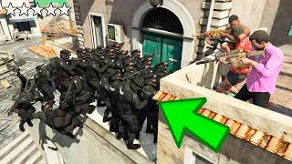 Fugindo da SWAT com os TRÊS PERSONAGENS JUNTOS!!! (FIQUEI VIVO?)