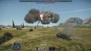 Shooting an airplane bomb with a tank / War Thunder