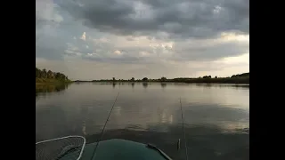 Открытие по хищнику на Днепре. Рыбалка на спиннинг в жару.