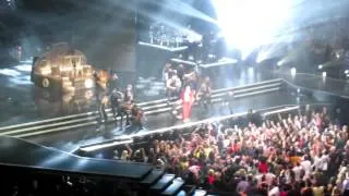 Madonna and Psy singing Gangnam Style at MSG