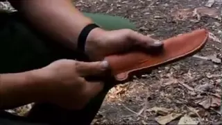 Ray Mears - How to sharpen a knife in the field, Bushcraft Survival